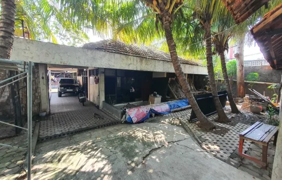 Rumah tua hitung tanah di Grogol