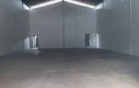 Gudang lokasi strategi LT 708m2  LB  600  di Kamal