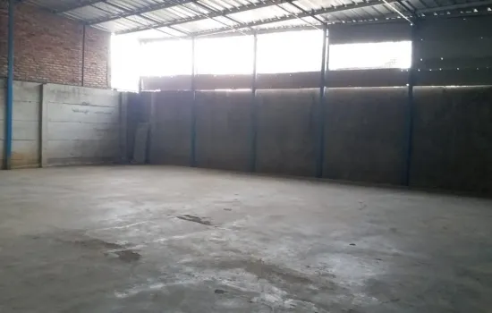 Gudang lokasi strategi LT 708m2  LB  600  di Kamal