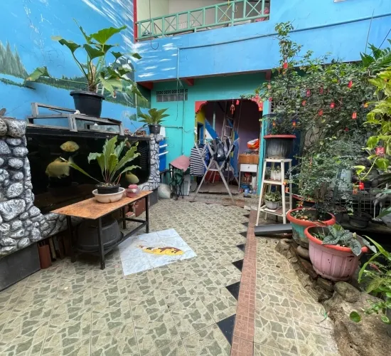 Rumah panjang Graha Raya
