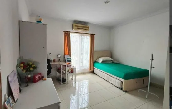 Dijual rumah strategis asri di Pejaten Timur Jakarta Selatan