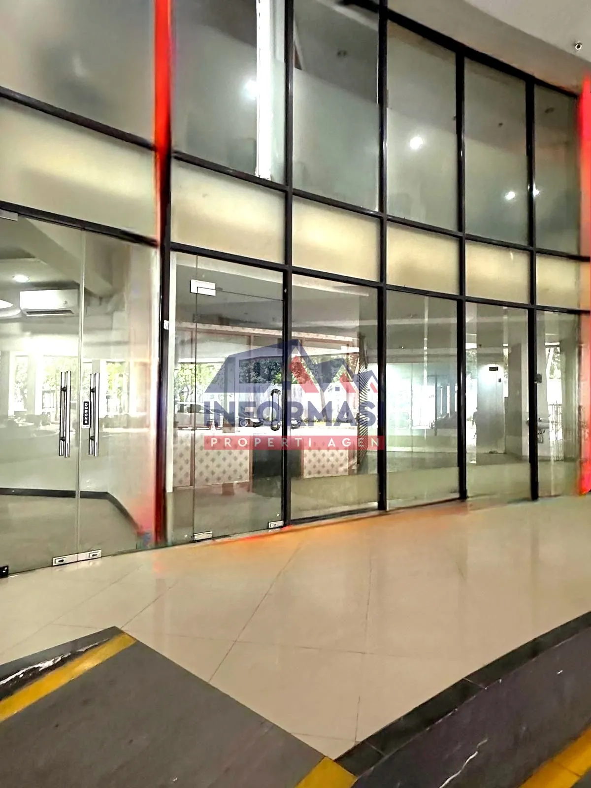 DIJUAL ruang komersil di lobby Apartemen Cernivo Tebet