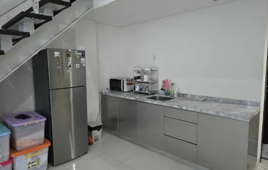 DIJUAL!! Apt cantik & terawat,lokasi strategis,view menarik.