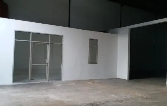Gudang lokasi strategi LT 708m2  LB  600  di Kamal