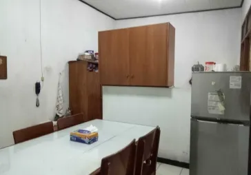 Dijual rmh lokasi trategis. komersial area.