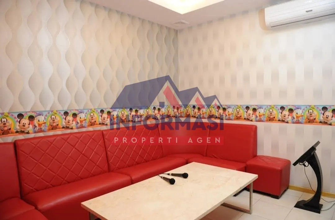 ruko gandeng 4, eks karaoke. Dijual berikut perlengkapan