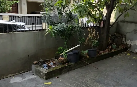 Rumah 1.5 lantai Kebayoran Lama dijual cepat