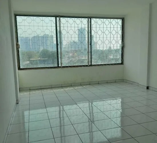 Ruko 4 lt di area bisnis Roxy Jakarta Pusat