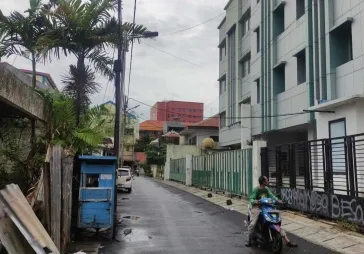 Rumah tua lokasi premium cocok ut kost  5 menit ke stasiun