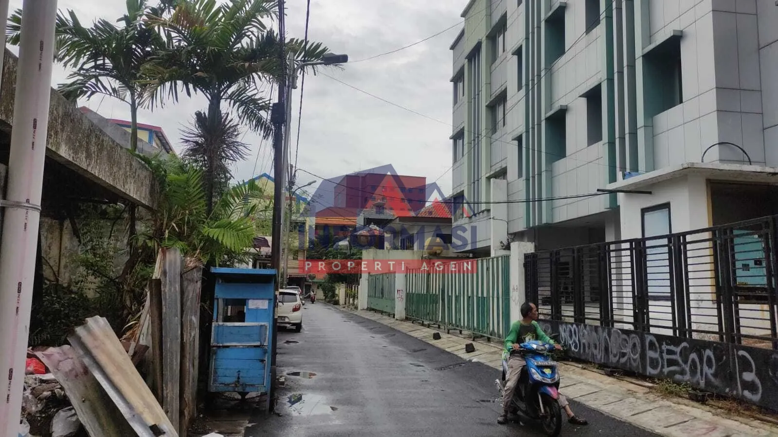 Rumah tua lokasi premium cocok ut kost  5 menit ke stasiun