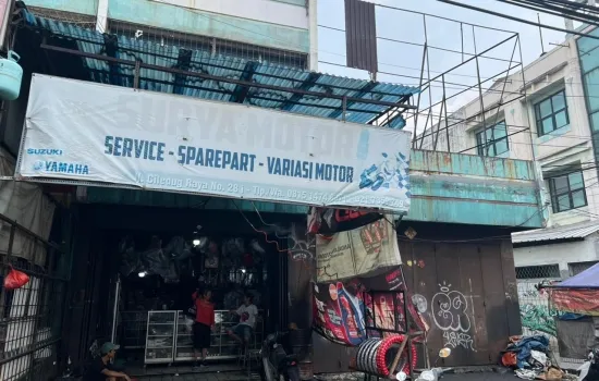 Unit ruko gandeng ciledug raya ex bengkel motor