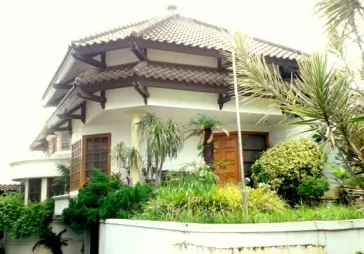 Dijual rumah lokasi strategis di Srengseng raya, Jakbar