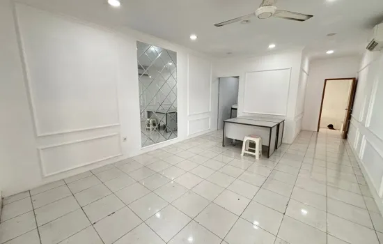 Ruko siap huni di Cengkareng
