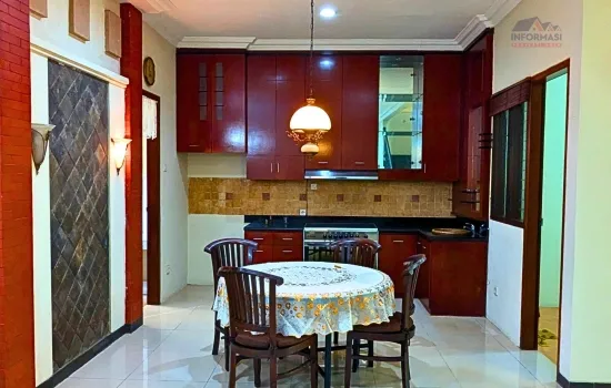 Rumah 2 lantai di cluster area prima Puri indah