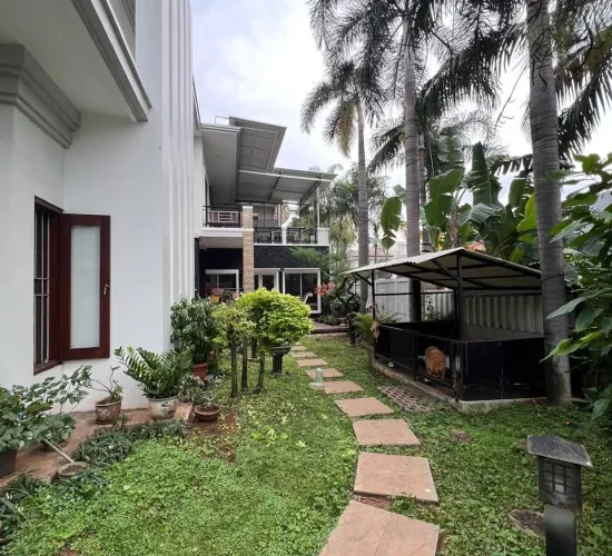 Rumah Kelapa Gading 2.5Lantai - Bagus