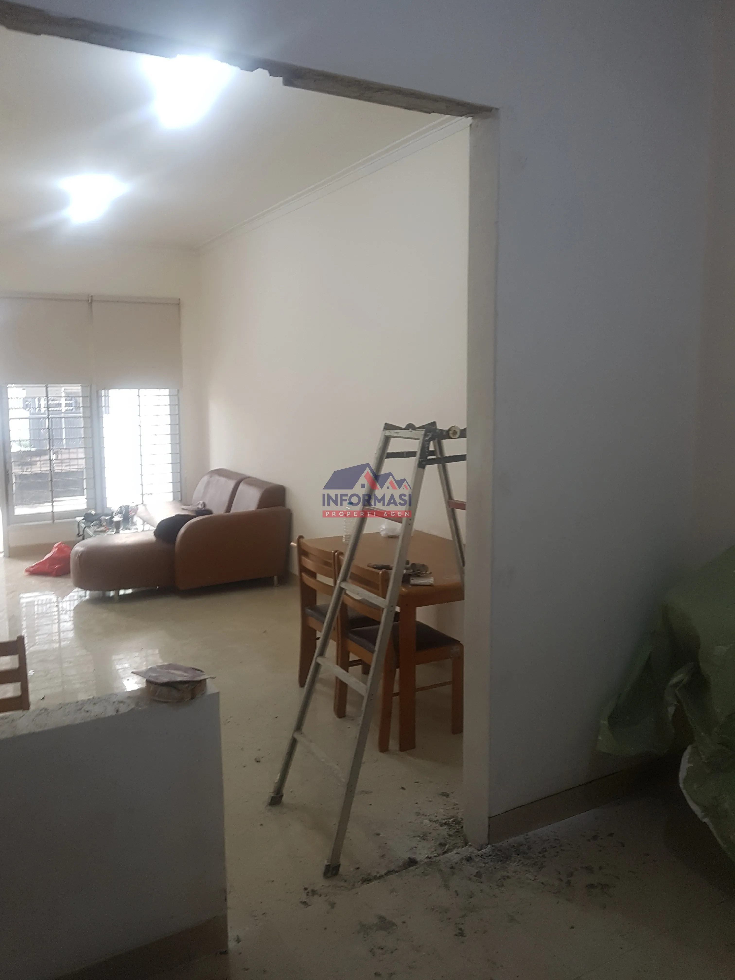 Jual rumah Puri Media 90M2