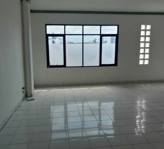 Ruko 2.5 lt di area strategis Jakarta Pusat