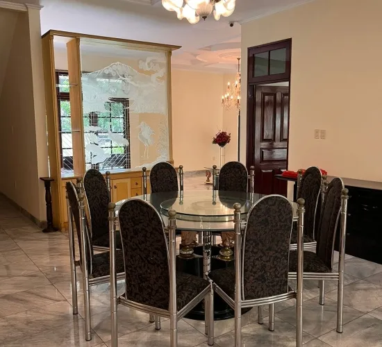 Disewakan Rumah 2 Lt di Perumahan Exclusive Jakarta Barat