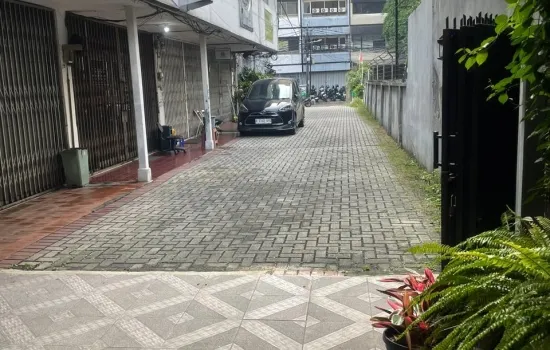 Ruko 3,5 Lantai Lokasi Strategis-Jak Pusat
