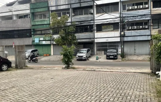 Ruko 3,5 Lantai Lokasi Strategis-Jak Pusat