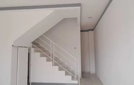Ruko 2.5 lt di area strategis Jakarta Pusat