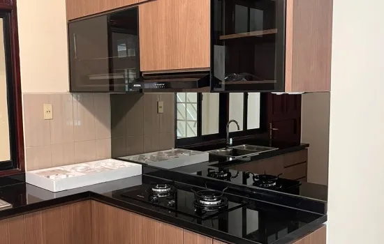 Disewakan Rumah 2 Lt di Perumahan Exclusive Jakarta Barat