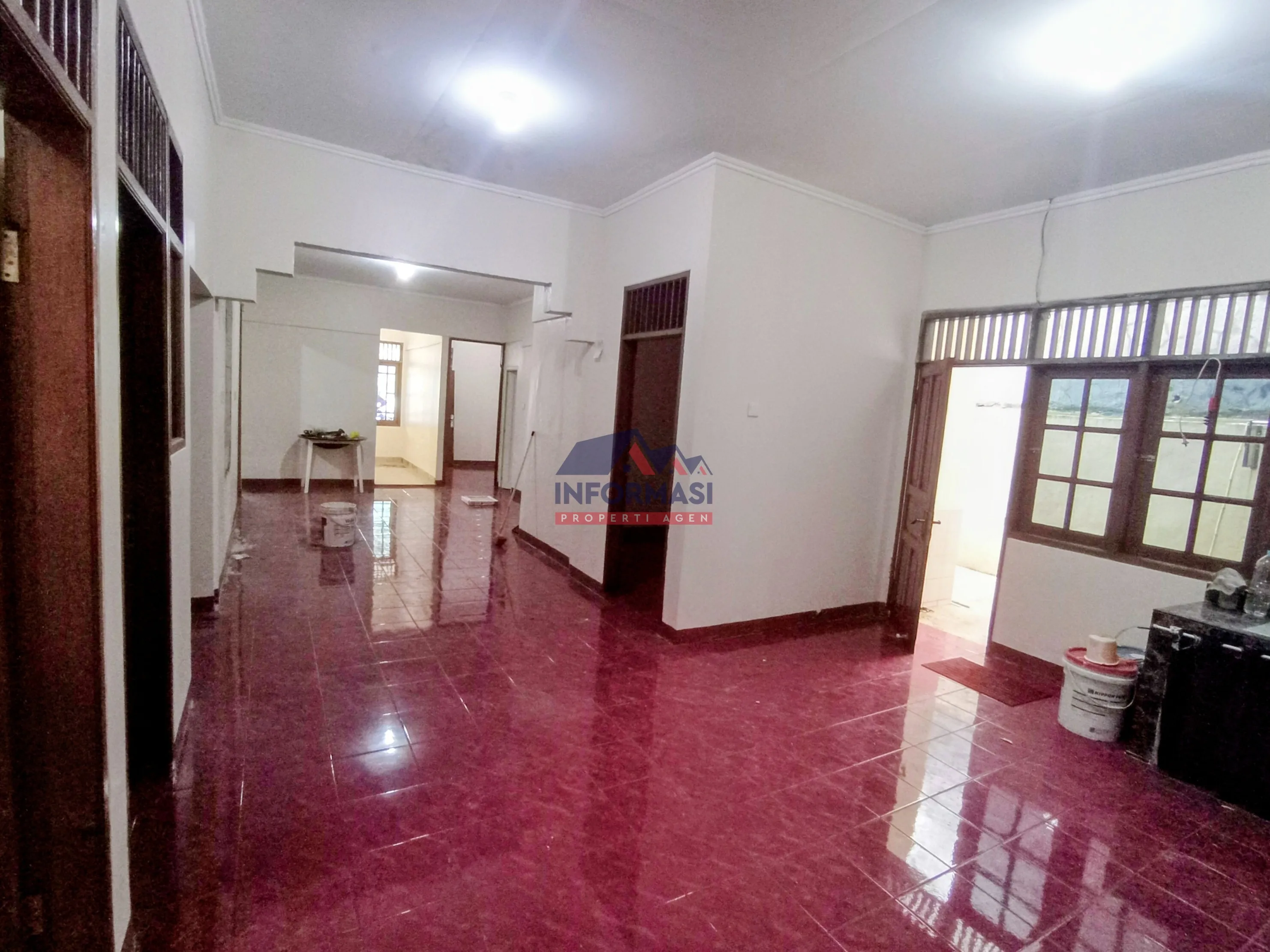 `Cari sewa rumah bisa untuk usaha? Rumah Meruya Ilir ini