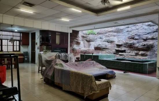 Rumah 407 meter di Kedoya Selatan hadap ke Timur