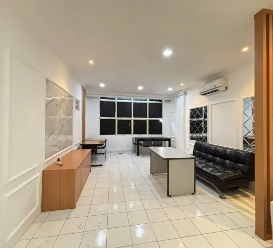 Ruko siap huni di Cengkareng