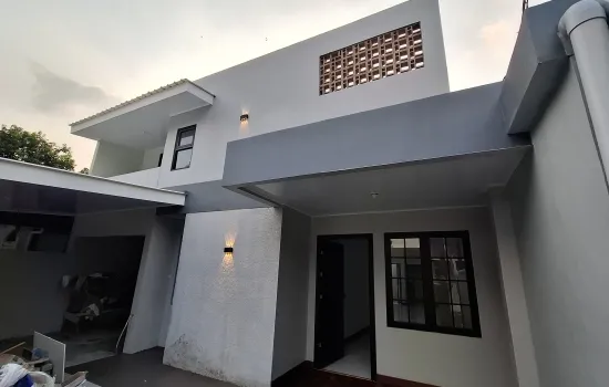 Rumah bagus , 2 lantai , 3kmr tdr , 2 kmr mandi