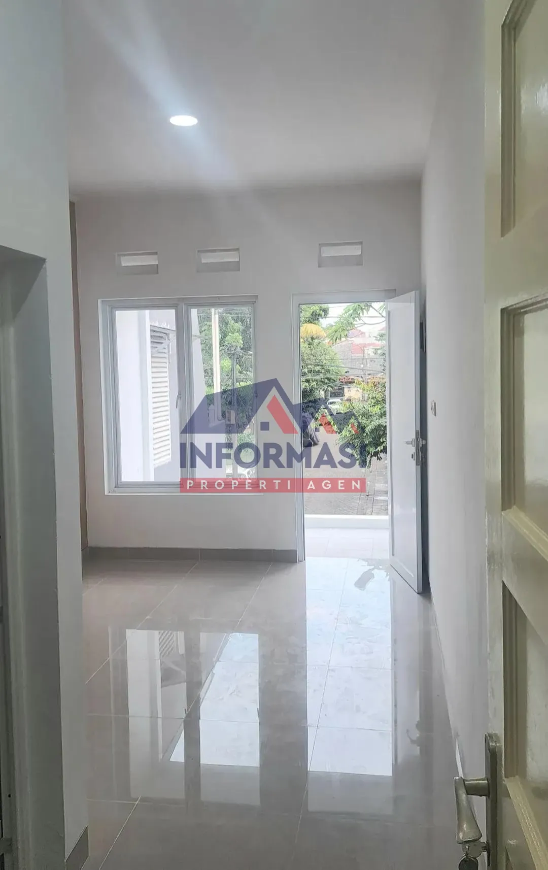 `Depan Taman, Harga Aman, Pemiliknya Dermawan — Buruan