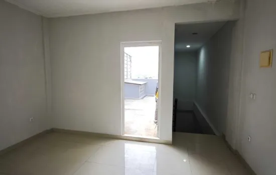 Disewakan Ruko siap usaha pinggir jalan  Cikokol Tangerang