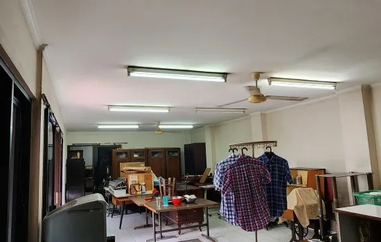 Rumah Jl Arjuna Utara. Luas tanah  750 m2.  Halaman luas