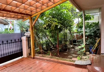 Rumah bagus , lokasi strategis, kamar tidur 3 , kamar mandi