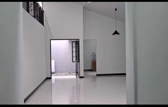 Rumah bagus , 2 lantai , 3kmr tdr , 2 kmr mandi