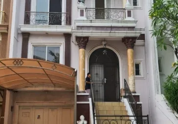 Rumah Mediterania Pantai Indah Kapuk.  Siap Huni.