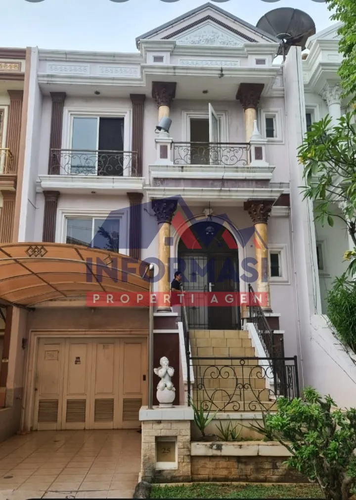 Rumah Mediterania Pantai Indah Kapuk.  Siap Huni.