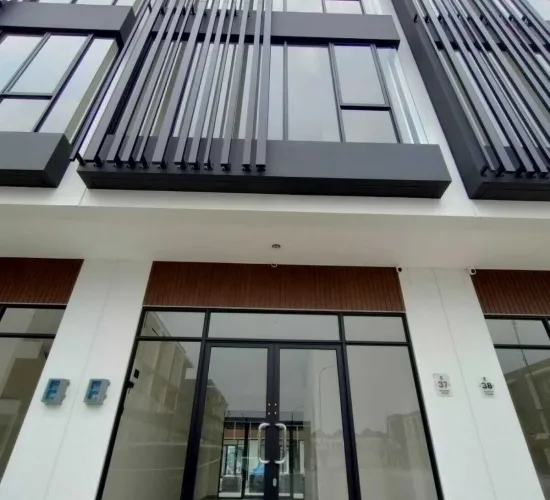 Disewakan ruko baru Hampton 2 pintu Gading Serpong