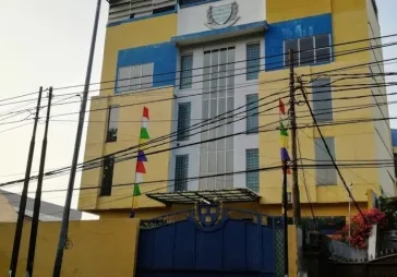 Gedung  Tomang Raya. 5 lantai.  Parkir  Luas.