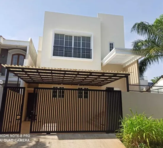 Rumah Baru  Lt. 250m2.  kt 4 .  permata buana