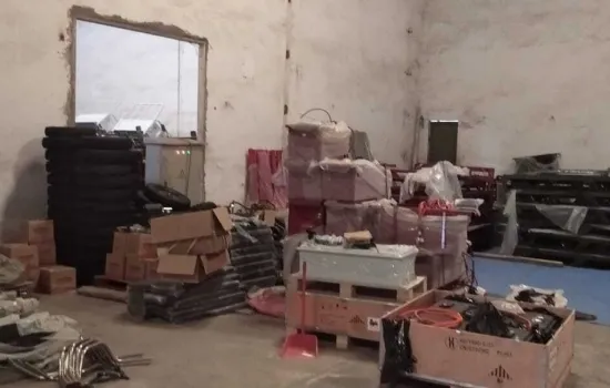 Kawasan gudang komersil lokasi bagus