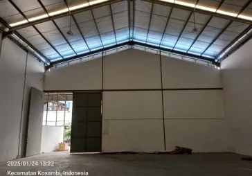 `Gudang Kosambi Permai: Nggak Cuma Permai Namanya, Tapi Juga