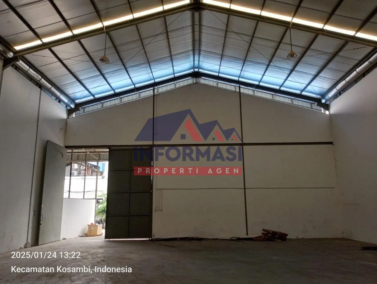 `Gudang Kosambi Permai: Nggak Cuma Permai Namanya, Tapi Juga