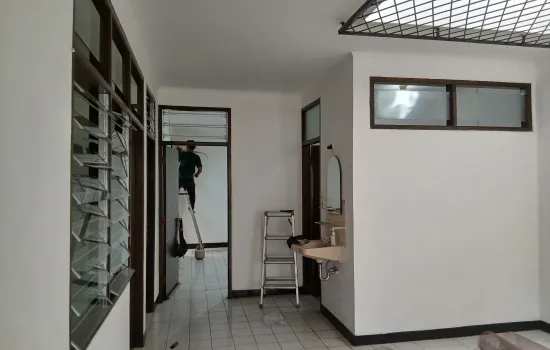 Disewakan rumah baru Renovasi Puri Indah 349 Jakarta Barat