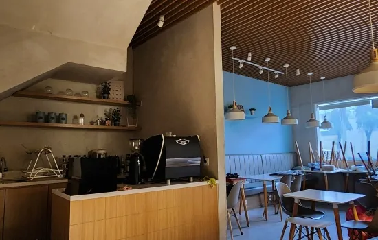 Dijual Ruko Gandeng Mewah. Gading Serpong. Ex Cafe/Resto.