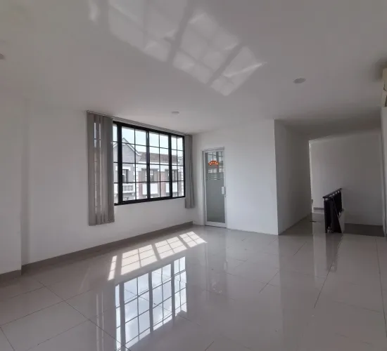 Osaka Asahikawa PIK2 3 lantai