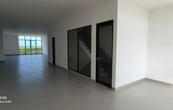 Gandeng 2 Marina PIK2. 3 lantai