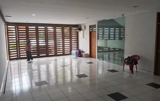 Rumah cantik di Permata Regency. +/- 200m dgn 4kt