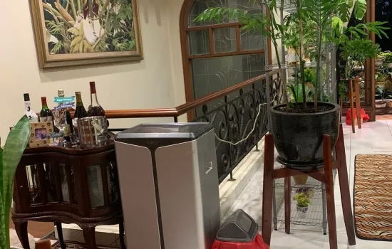 Rumah hoek Perumahan Gading Nirwana Jakut, bagus mewah