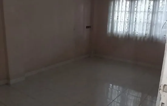 Dijual rumah green ville luas tanah 247 m2 kondisi rumah tua